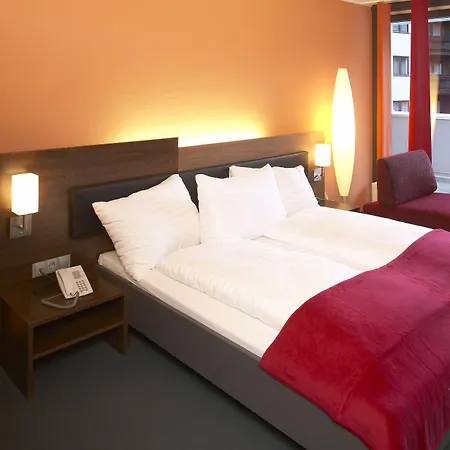 מלון Josl Mountain Lounging - Adults Only! 4*