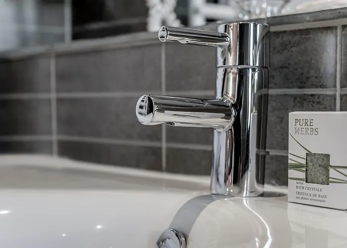 מלון Josl Mountain Lounging - Adults Only! אוברגורגל