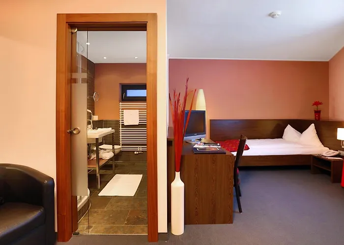 מלון Josl Mountain Lounging - Adults Only! 4*