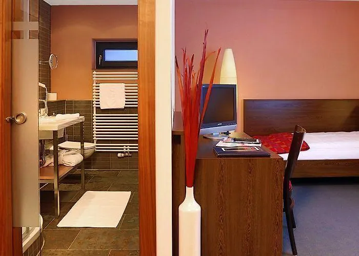 Josl Mountain Lounging - Adults Only! מלון