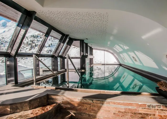 מלון Josl Mountain Lounging - Adults Only! 4*