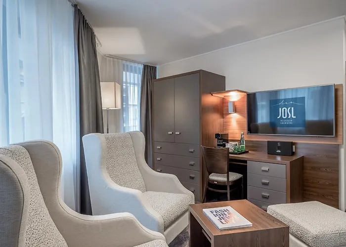 Josl Mountain Lounging - Adults Only! מלון