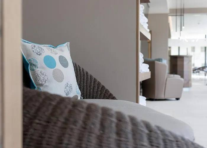 מלון Josl Mountain Lounging - Adults Only! 4*