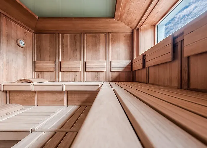 מלון Josl Mountain Lounging - Adults Only! 4*