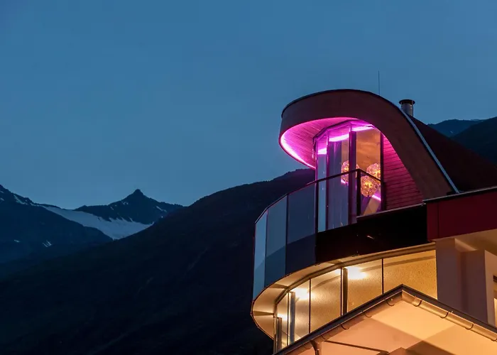 Josl Mountain Lounging - Adults Only! אוברגורגל