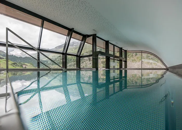 מלון Josl Mountain Lounging - Adults Only! אוברגורגל