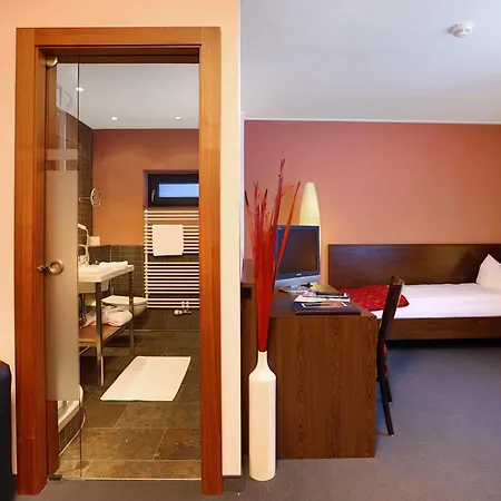 酒店 Josl Mountain Lounging - Adults Only! 4*