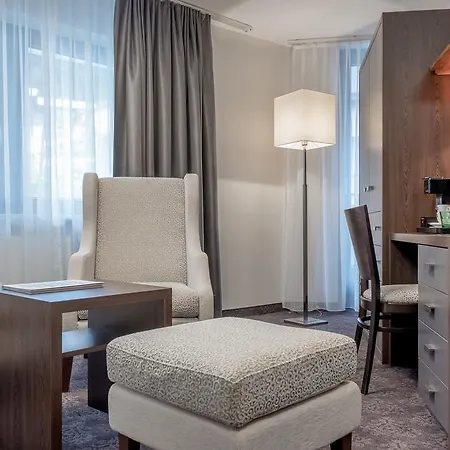 Josl Mountain Lounging - Adults Only!