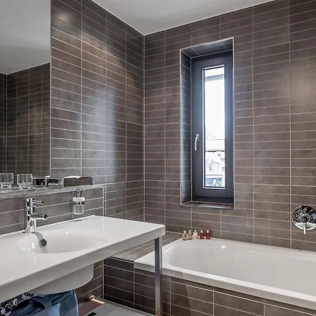 Отель Josl Mountain Lounging - Adults Only! 4*