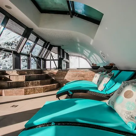 Отель Josl Mountain Lounging - Adults Only!